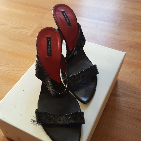 Shoes - Picture 2 of 4